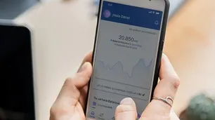 Es cordobesa, vive en Italia y creó una app para que argentinos inviertan directamente en Wall Street