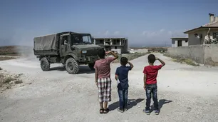 Tras la retirada de EE.UU., Turquía podría atacar fortaleza kurda en Siria