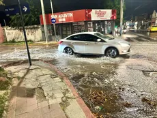 Caño roto en Alto Alberdi: Aguas Cordobesas pidió a los vecinos cuidar el agua