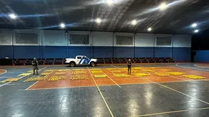 Secuestran 900 kilos de marihuana en dos barcazas