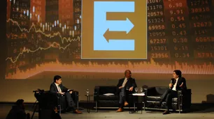 Respaldo y dudas sobre el futuro económico del gobierno en el primer aniversario de Canal E
