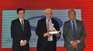 Premio Fortuna de Plata a la Mayor Empresa del País: Aeropuertos Argentina 2000