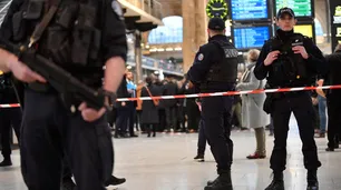 París: un hombre apuñaló a seis personas en Gare du Nord y fue baleado por la policía