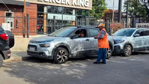 Nuevo estacionamiento medido en Córdoba: quiénes pueden dejar de pagar y cómo pedir la exención