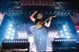 Airbag hizo vibrar el Monumental con un show épico y la participación de Ricardo Mollo