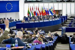 La demora en la vacunación podría costar a la Unión Europea 100.000M de euros