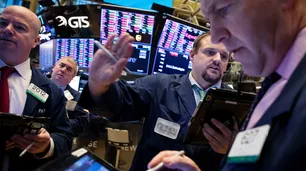 Acciones caen, decepcionantes resultados de Caterpillar y Nvidia