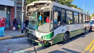 35 heridos fue el saldo del impactante choque entre dos colectivos en Flores