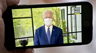 Desde el sótano de su casa, Biden impulsa una insólita campaña para retar a Trump
