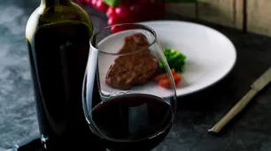 Invernales, sabrosas e ideales con vino: tres recetas infaltables para el Día del Padre