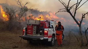Córdoba: el fuego no cede y el intendente de Carlos Paz los calificó como "actos delictivos"
