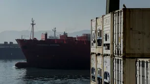Irán amenaza a Brasil por buques fondeados sin combustible