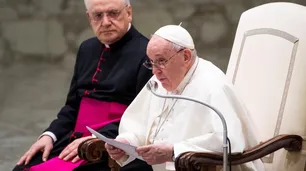 El Vaticano instó a Rusia a negociar para frenar "la locura y los horrores de la guerra"