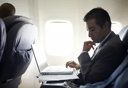 Vas a poder volar con notebooks y tablets por Aerolíneas