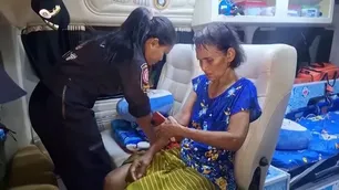 Tailandia: una mujer estuvo "presa" dos horas por una serpiente pitón