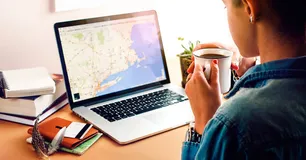 Qué deben consultar los futuros viajeros antes de comprar servicios turísticos en plataformas online