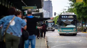 En “QR!”, Diego Giuliano alertó: “El sistema de transporte está crujiendo por todos lados”