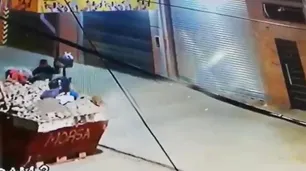 Video | Así arrojaron el cuerpo de la mujer asesinada en Loma Hermosa