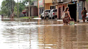 Cinco mil familias afectadas y cuatro muertos por inundaciones en el Litoral