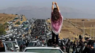 Irán acusa a Europa de las protestas y castiga al rey del fútbol