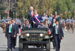 Bachelet: condenan a ex oficiales que torturaron a su padre hasta matarlo