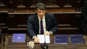 Definiciones de Posse: inflación de 139,7% para 2024, planes sociales como "sistema de esclavitud moderna" y dólar a $1016