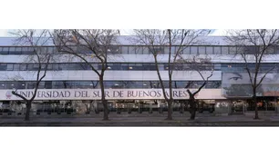 La USBA distinguió a Eduardo Eurnekian por su compromiso con el fomento a la educación