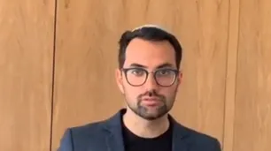 Uriel Romano: "Einstein dijo que si su teoría era verdadera lo iban a considerar alemán y si eran falsas, judío; similar a Milei"