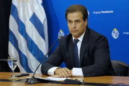 De reversa, botija: Lacalle Pou obligado a reglamentar cárcel para los anticuarentena
