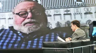 Fernando Savater: "En todas las épocas les pedimos a los políticos cierta dimensión mítica"