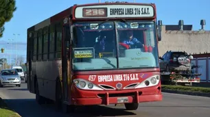 Paro de colectivos: 8 líneas no funcionan por la brutal agresión a un chofer en Merlo