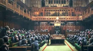 El Parlamento británico lleno de chimpancés rompe el récord de Banksy