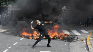 "Viven en la prehistoria", la critica de los diputados a los disturbios fuera del Congreso