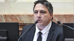 "Desautorizar a la Vicepresidenta está mal": el senador Paoltroni eligió bando en la interna entre Milei y Villarruel