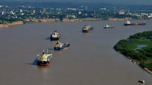 La bajante del río Paraná seguirá por varios meses y complica el transporte de granos