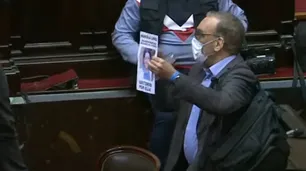 Fernando Iglesias causó revuelo en Diputados con una foto de una mujer desaparecida en Santa Cruz