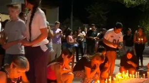 Noche de velas en San Cristóbal para pedir justicia por el chico de 13 años asesinado por otro de 15