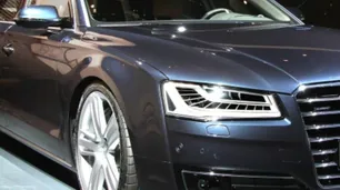 Impuesto a los autos de lujo: el Gobierno modificó el tributo, ¿desde qué monto se pagará por los 0 KM?