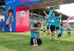 Los chicos se suman al furor por el running y compiten en ‘minicarreras’