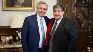 Quiénes son los funcionarios que viajan con Alberto Fernández a Rusia y China