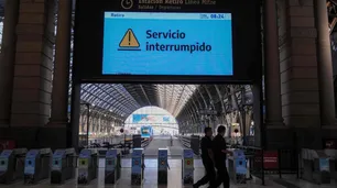 Paro de trenes: el Gobierno no dictó la conciliación obligatoria y continúa la medida hasta medianoche