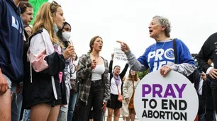 Qué es el movimiento 4B, la tendencia feminista que propone alejarse de los hombres tras el avance conservador en Estados Unidos