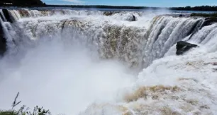 Investigan la misteriosa muerte de un hombre encontrado en una cascada de Iguazú