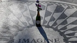 “Me dispararon" dijo John Lennon, al despedirse del mundo en el que había promovido la paz