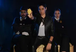 Una de las cuatro, policial que juega con humor a descubrir a la asesina