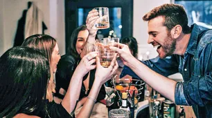 Un estudio reveló que la amistad es uno de los tres valores que nos definen, pero hay temas incómodos