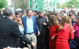 Tras los incidentes, las columnas kirchneristas abandonaron la plaza