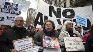 Hubo represión y gran despliegue policial en una nueva marcha de los jubilados desde Congreso a la Casa Rosada