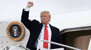 Trump se burló de Macron: "En Francia gritan que me quieren a mi"