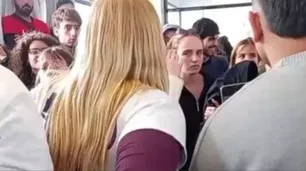 Estudiantes kirchneristas y de izquierda "corrieron" a sectores libertarios en Piscología de la UNLP